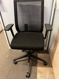 Used steelcase “think” task chair